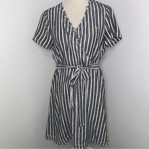Susina black & white stripe linen blend faux wrap short sleeve dress size Medium